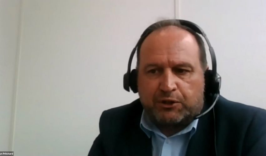 Overcoming supply chain challenges in manufacturing.