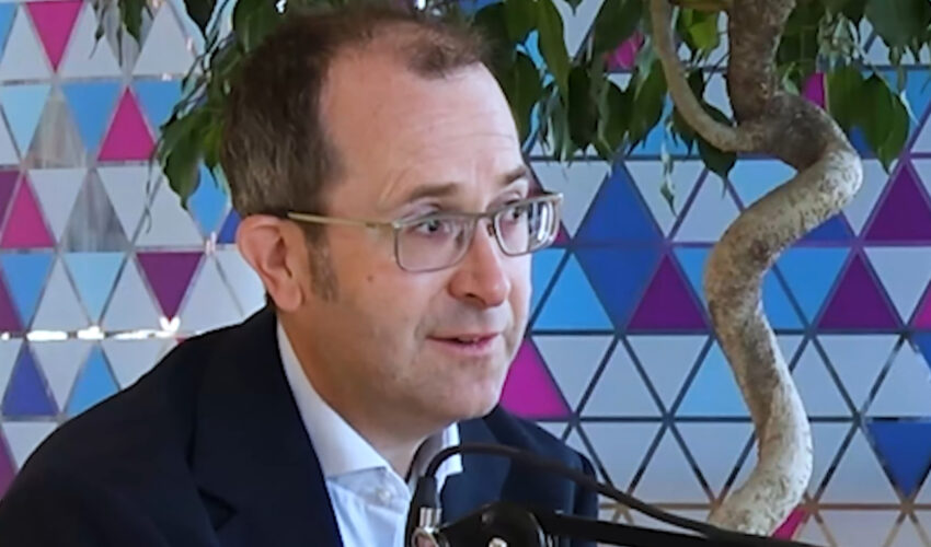 Decarbonising complex industries